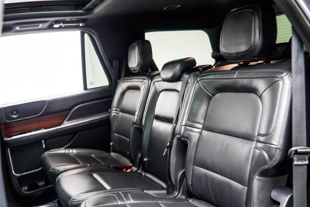Lincoln Navigator photo 40