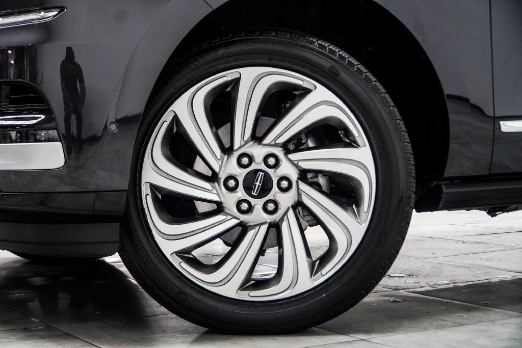 Lincoln Navigator photo 6