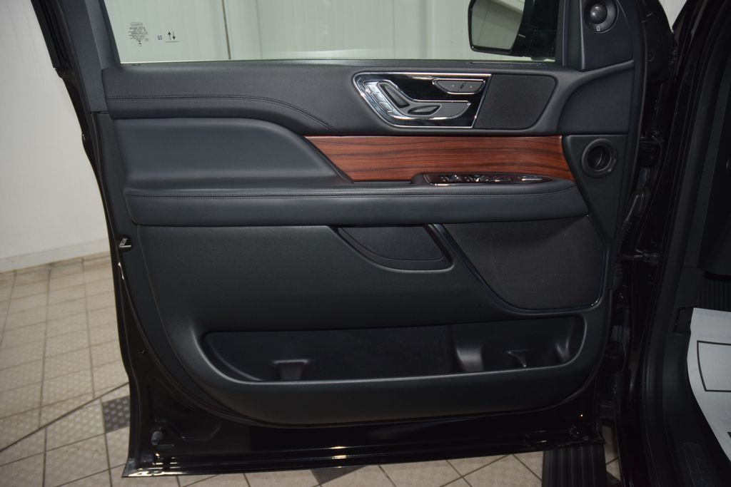 2024 Lincoln Navigator L Premiere - 23039638 - 47