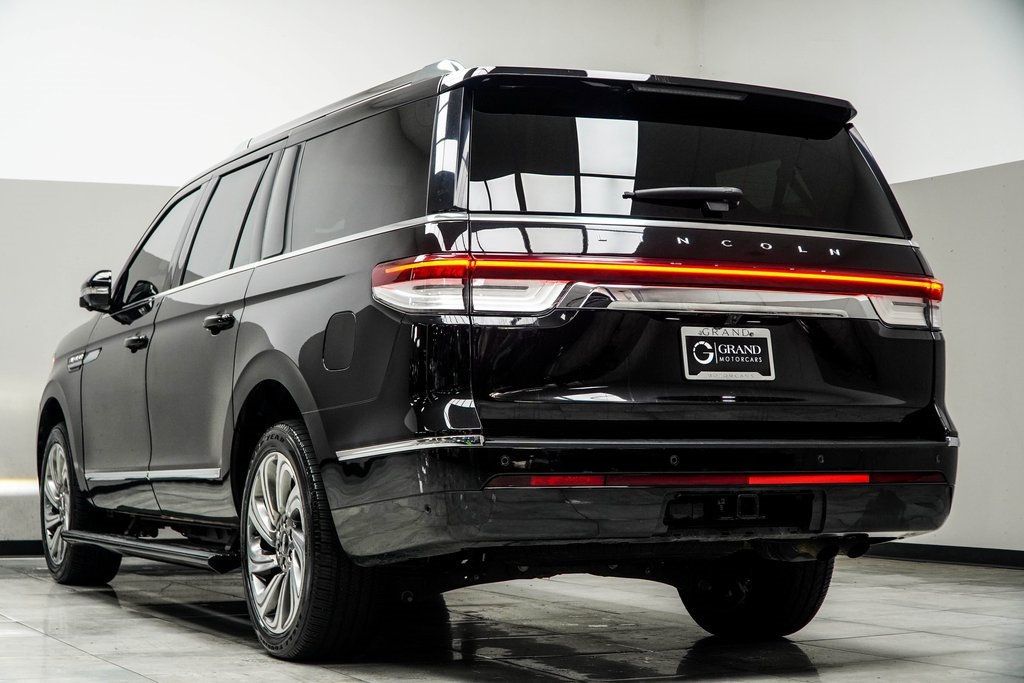 2024 Lincoln Navigator L Premiere photo 10