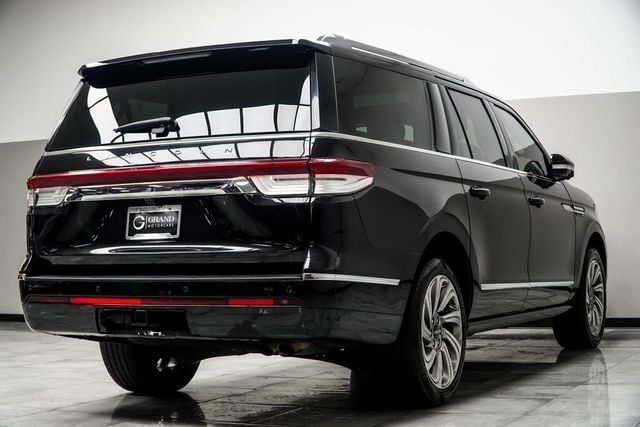 2024 Lincoln Navigator L Premiere - 22898743 - 11