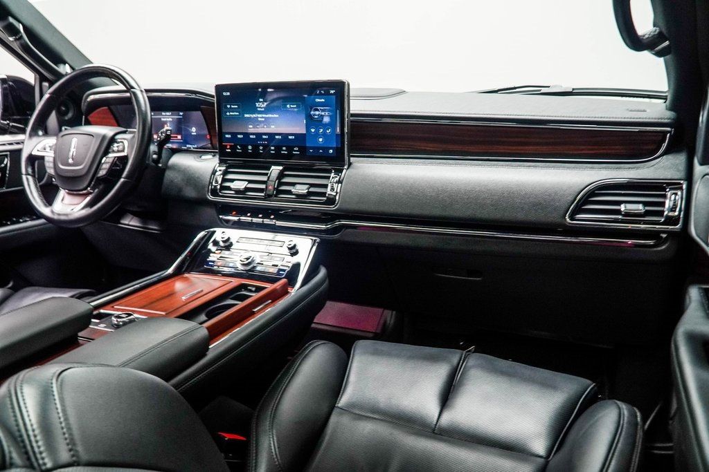2024 Lincoln Navigator L Premiere photo 16
