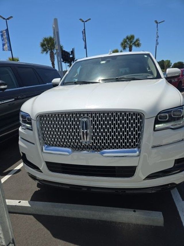 2024 Lincoln Navigator L Reserve 4x4 - 23028756 - 10