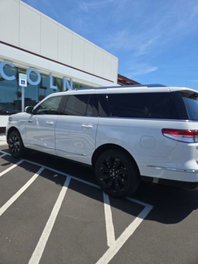 2024 Lincoln Navigator L Reserve 4x4 - 23028756 - 4