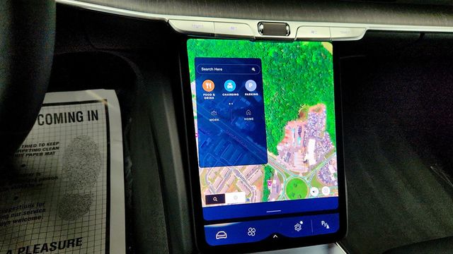 2024 Lucid Air Pure w/ 19'' Aero Range Wheels, 419+ Mile EPA Range - 23004693 - 17