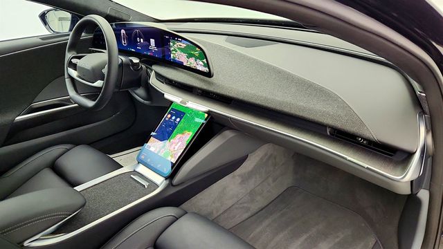 2024 Lucid Air Pure w/ 19'' Aero Range Wheels, 419+ Mile EPA Range - 23004693 - 24