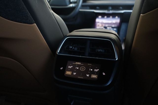 2024 Lucid Air Touring - 23080715 - 32