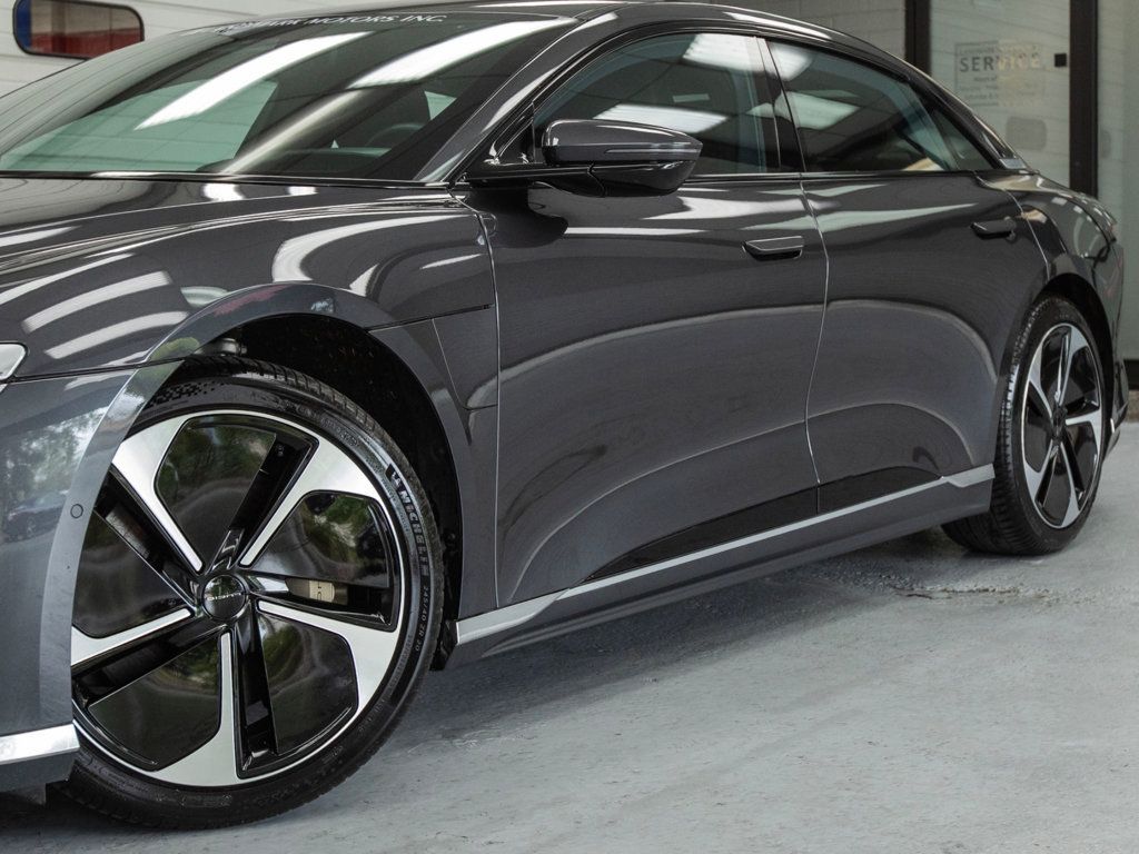 Lucid Air photo 12