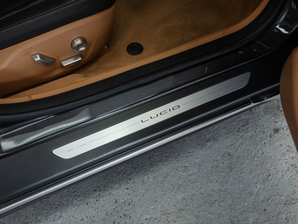 Lucid Air photo 29