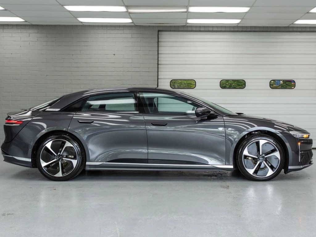 Lucid Air photo 3