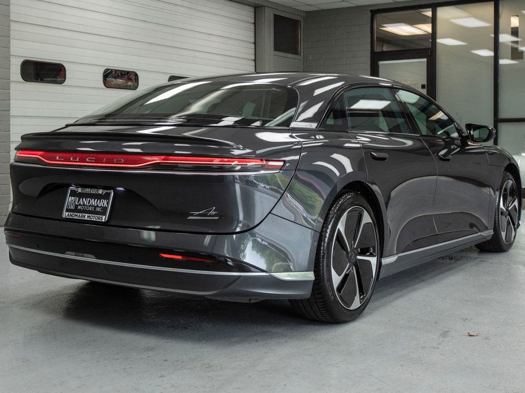 Lucid Air photo 31