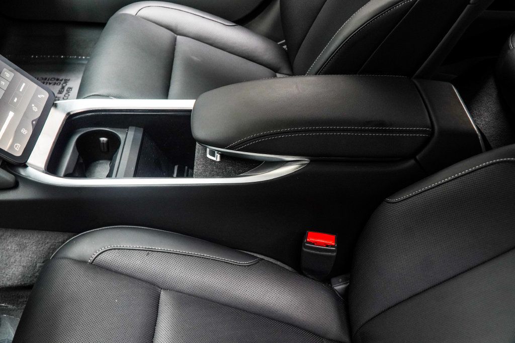 Lucid Air photo 27