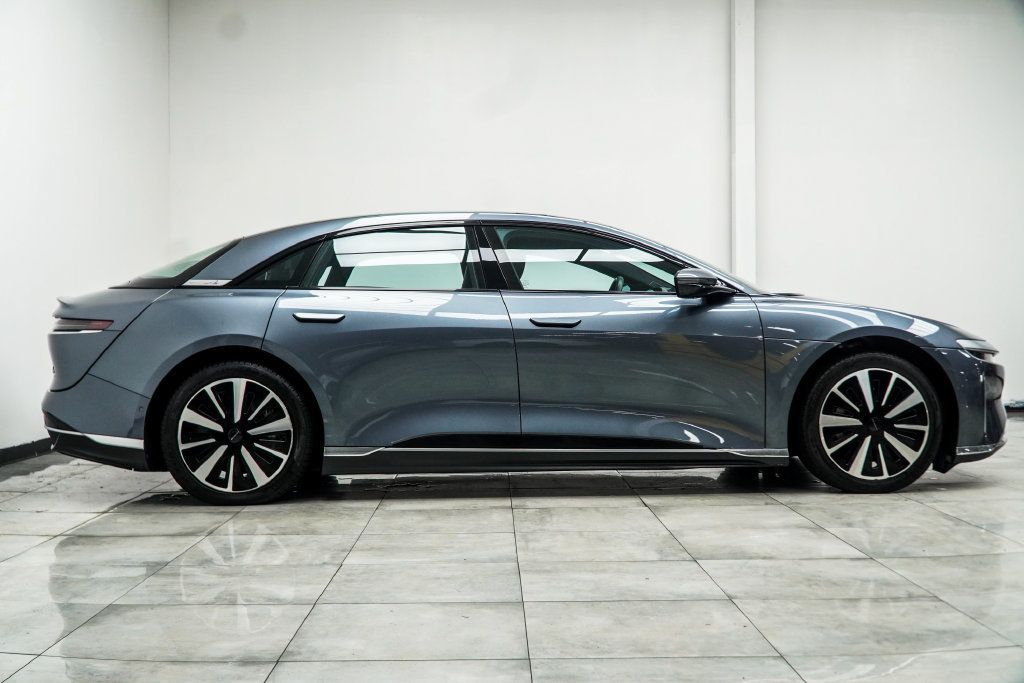 Lucid Air photo 8