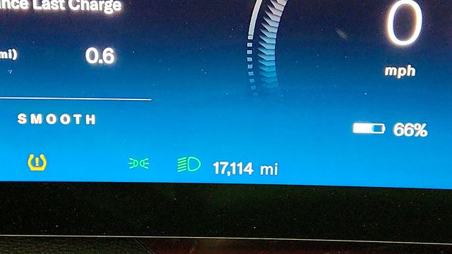 2024 Lucid Air Touring AWD with 20'' Wheels (620-horsepower, 406-mile range) - 22986942 - 13