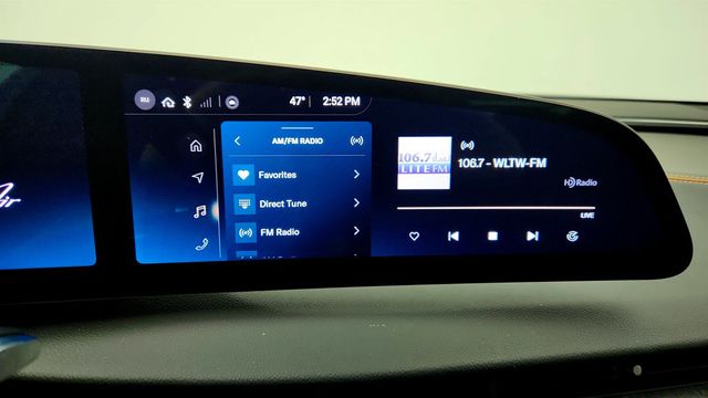 2024 Lucid Air Touring AWD with 20'' Wheels (620-horsepower, 406-mile range) - 22986942 - 15