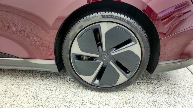 2024 Lucid Air Touring AWD with 20'' Wheels (620-horsepower, 406-mile range) - 22986942 - 8