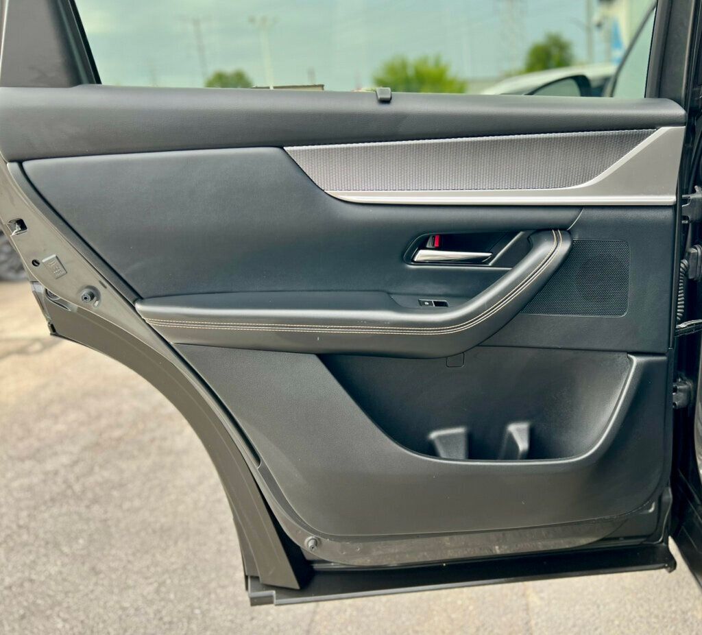 2024 Mazda CX-90 3.3 Turbo Preferred Plus AWD - 22925735 - 10