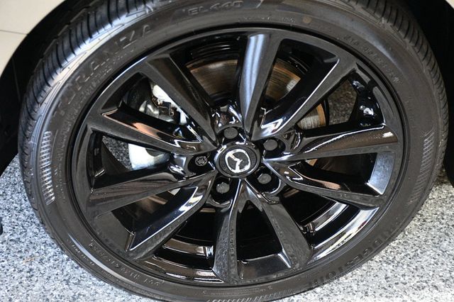 2024 Mazda Mazda3 Hatchback 2.5 Carbon Turbo Automatic AWD - 23038183 - 17