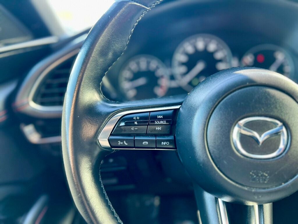 2024 Mazda Mazda3 Hatchback 2.5 Carbon Sedan photo 15