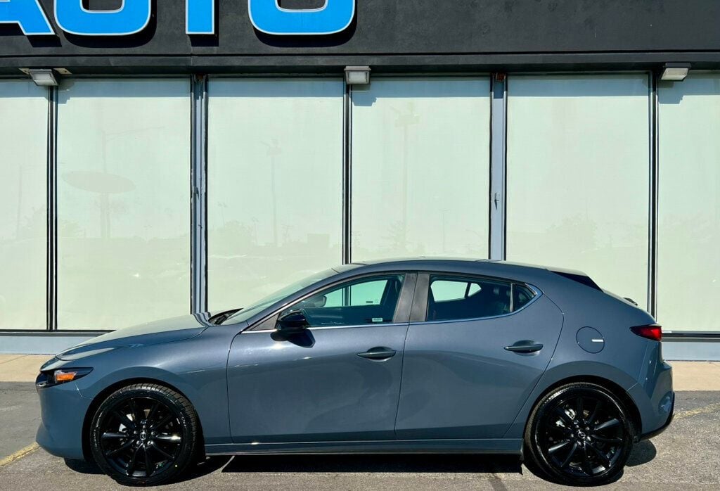 2024 Mazda Mazda3 Hatchback 2.5 Carbon Sedan photo 2