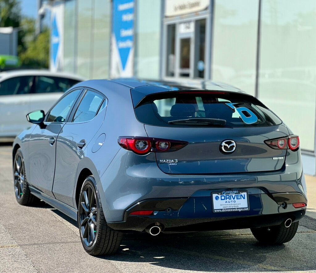 2024 Mazda Mazda3 Hatchback 2.5 Carbon Sedan photo 27