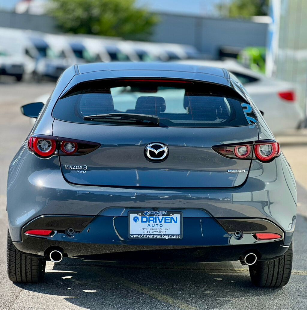 2024 Mazda Mazda3 Hatchback 2.5 Carbon Sedan photo 28