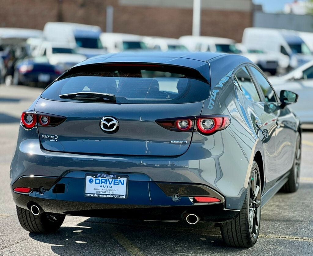 2024 Mazda Mazda3 Hatchback 2.5 Carbon Sedan photo 29