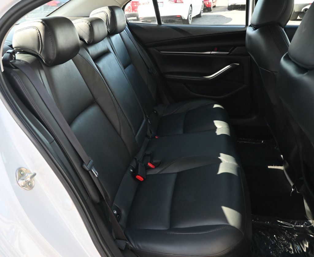 Mazda Mazda3 photo 17