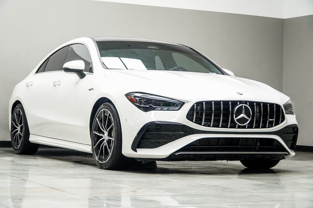 2024 Mercedes Benz CLA 35 AMG 4MATIC photo 4
