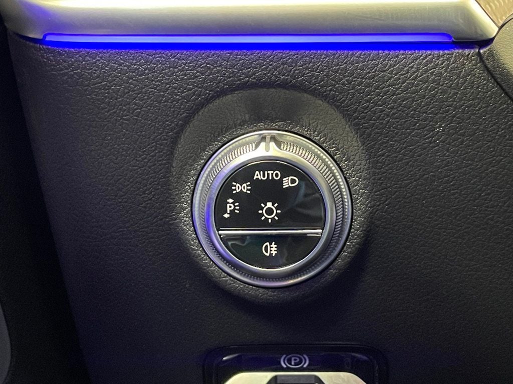 2024 Mercedes-Benz C-Class AMG C 43 4MATIC Sedan - 22983539 - 32