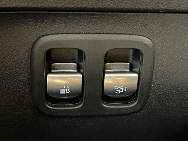 2024 Mercedes-Benz C-Class AMG C 63 S E Performance Sedan - 22963017 - 26