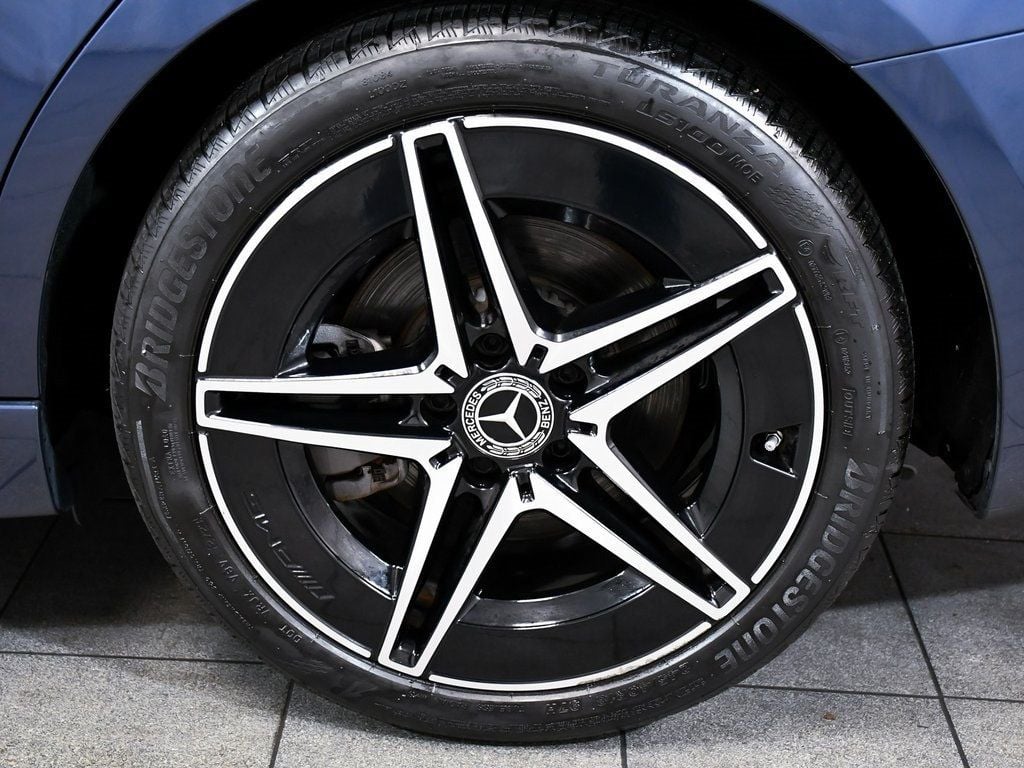 2024 Mercedes Benz C 300 photo 8