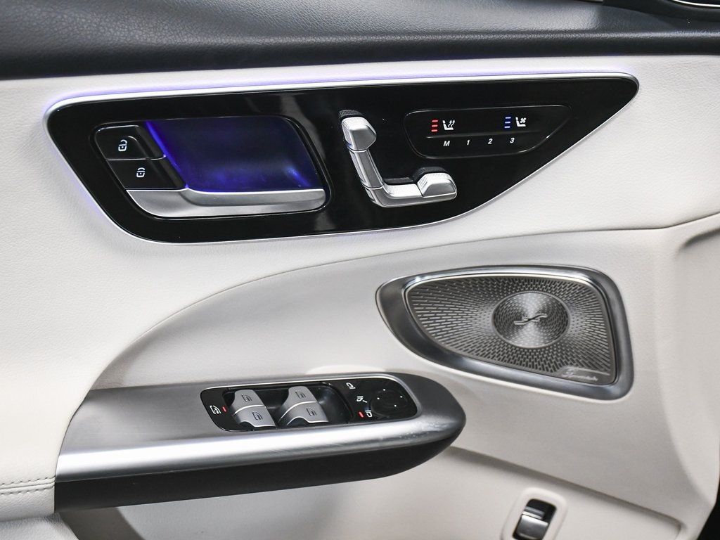 2024 Mercedes Benz C 300 photo 8