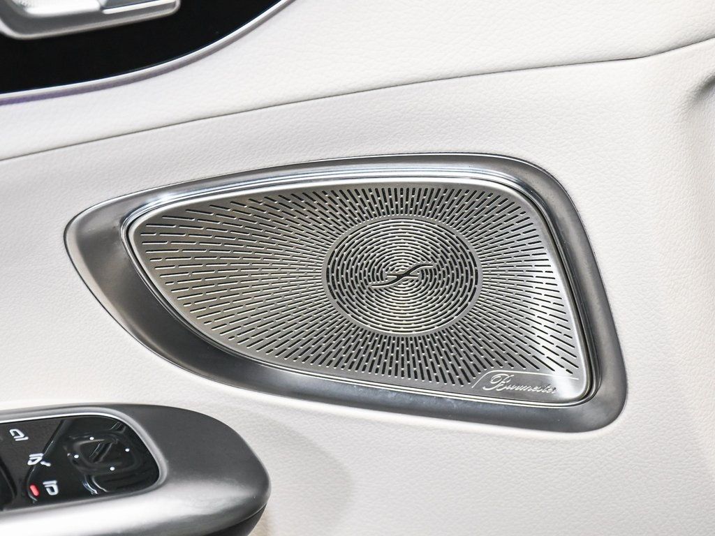 2024 Mercedes Benz C 300 photo 9