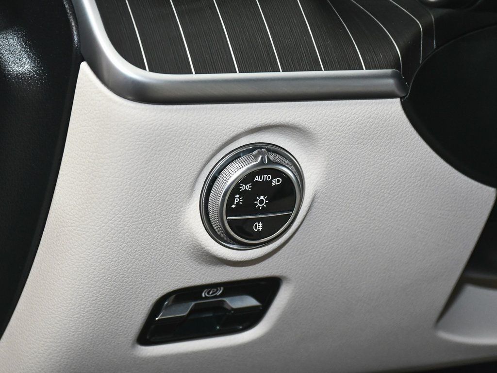 2024 Mercedes Benz C 300 photo 17