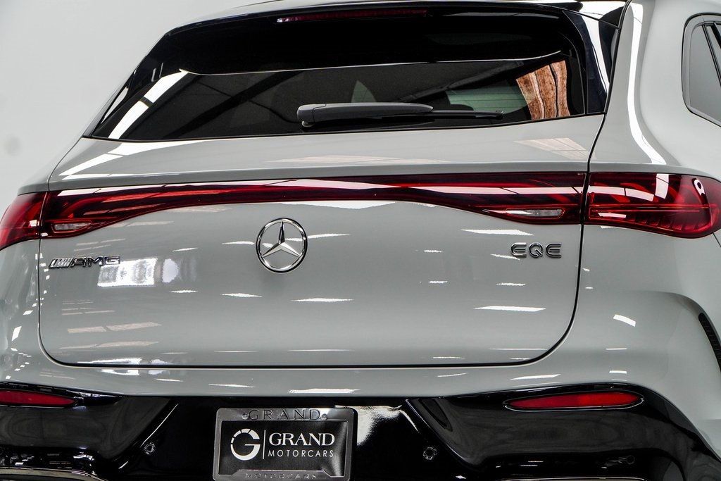 2024 Mercedes Benz EQE-Class SUV photo 11
