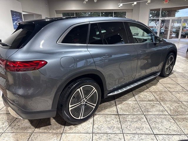 2024 Mercedes Benz EQS SUV 450 4MATIC photo 3