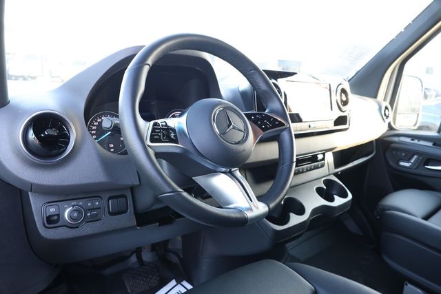 2024 Mercedes-Benz eSprinter Cargo Van 2500 High Roof 170'' w/ Premium MBUX, Exterior Lighting Packages - 22961416 - 11