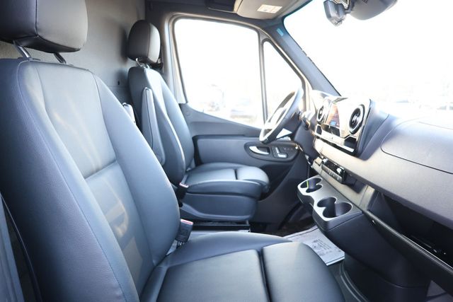 2024 Mercedes-Benz eSprinter Cargo Van 2500 High Roof 170'' w/ Premium MBUX, Exterior Lighting Packages - 22961416 - 26