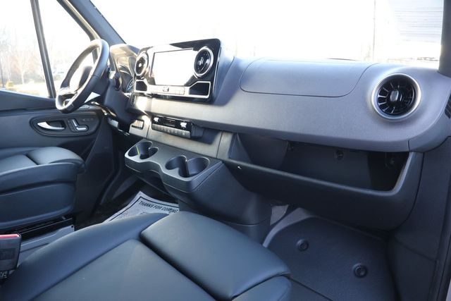 2024 Mercedes-Benz eSprinter Cargo Van 2500 High Roof 170'' w/ Premium MBUX, Exterior Lighting Packages - 22961416 - 27