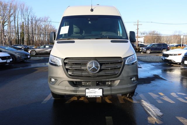 2024 Mercedes-Benz eSprinter Cargo Van 2500 High Roof 170'' w/ Premium MBUX, Exterior Lighting Packages - 22961416 - 7