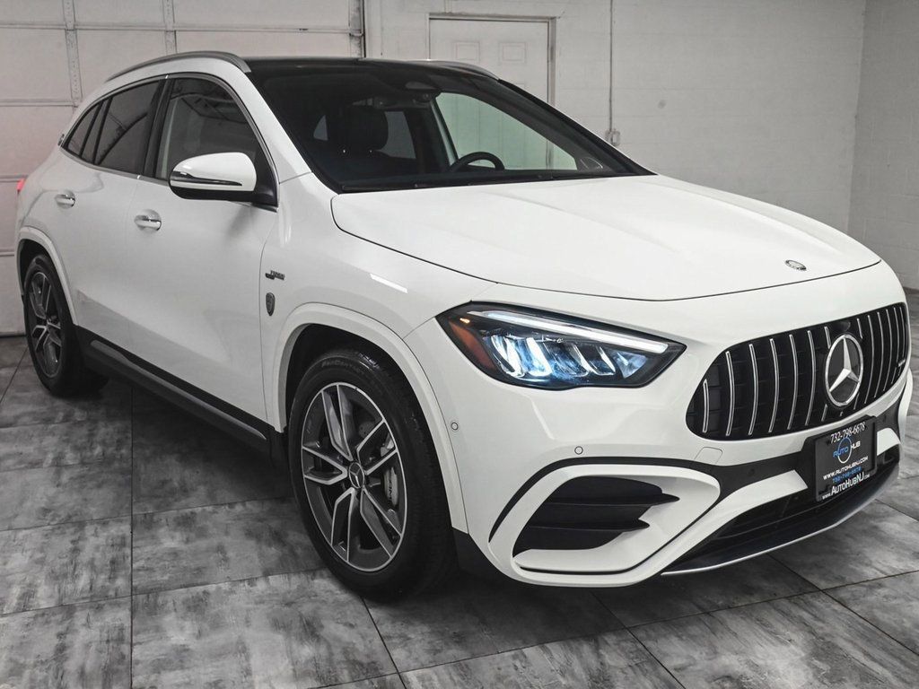 2024 Mercedes Benz GLA 35 AMG photo 2