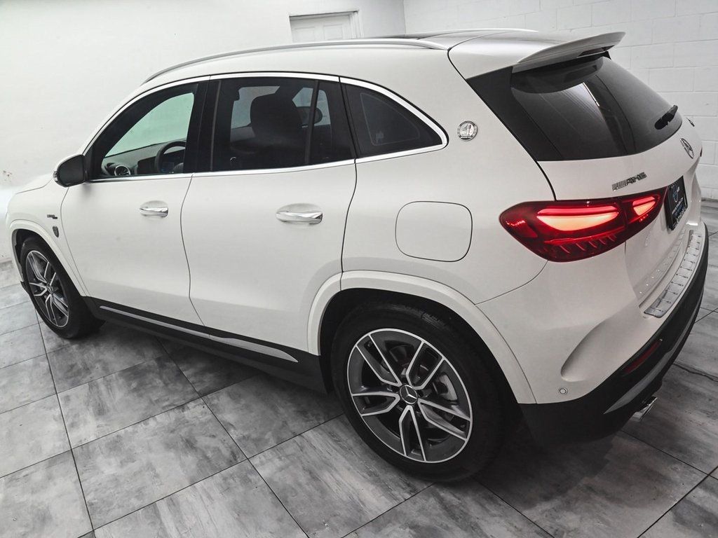 2024 Mercedes Benz GLA 35 AMG photo 3