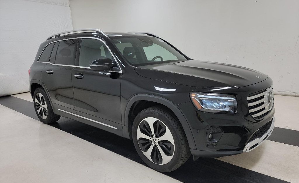 2024 Mercedes Benz GLB 250 4MATIC photo 2