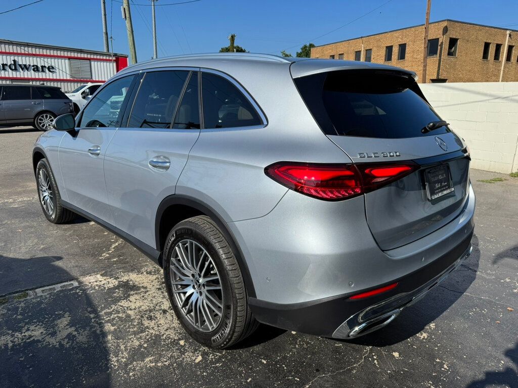 2024 Mercedes Benz GLC 4MATIC photo 2