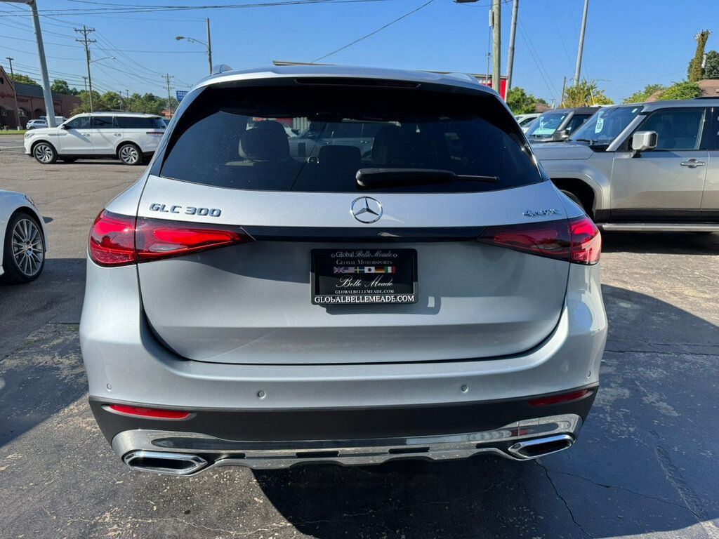 2024 Mercedes Benz GLC 4MATIC photo 3