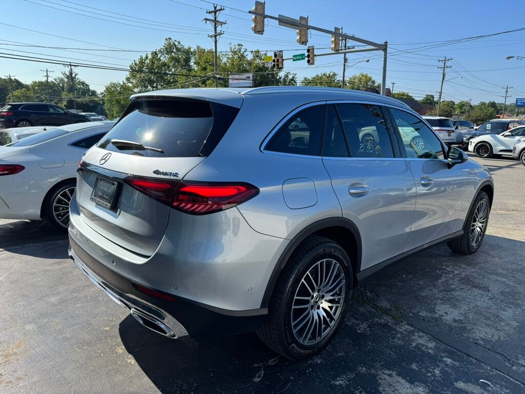 2024 Mercedes Benz GLC 4MATIC photo 4