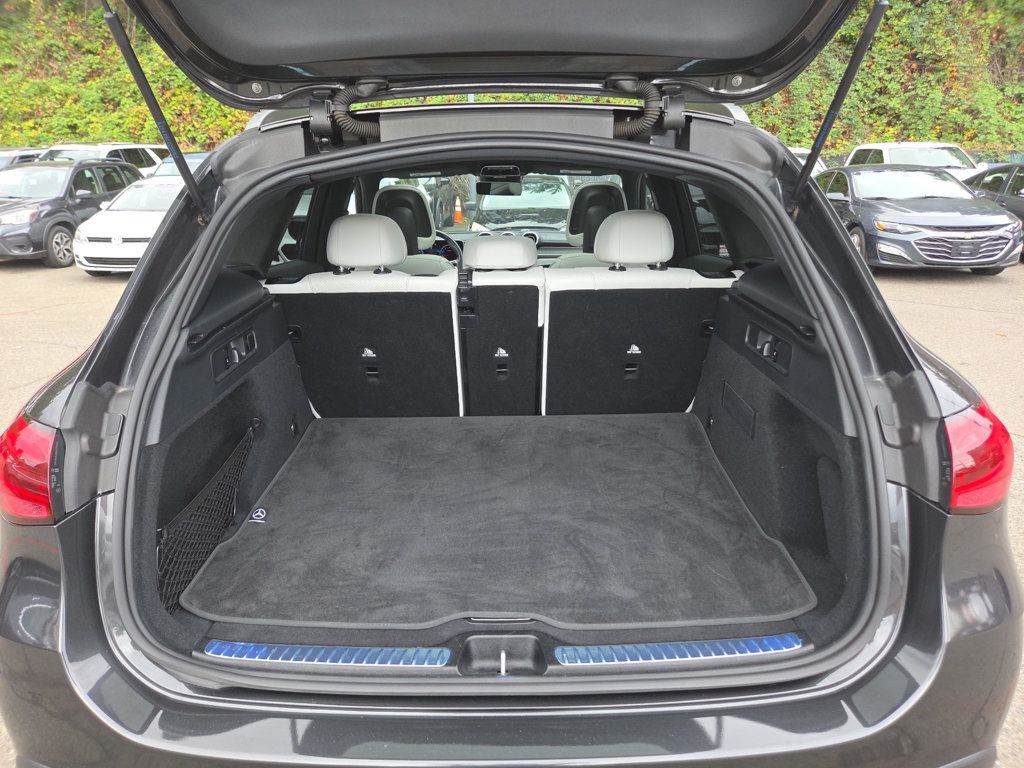 Mercedes-Benz GLC photo 11