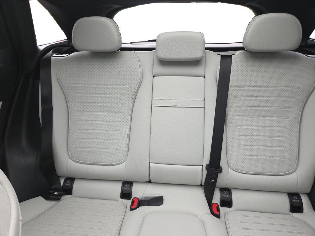 Mercedes-Benz GLC photo 13