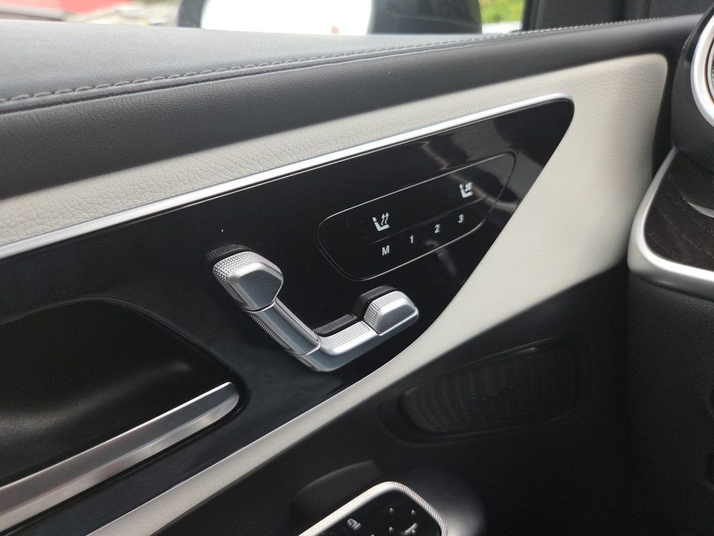 Mercedes-Benz GLC photo 20